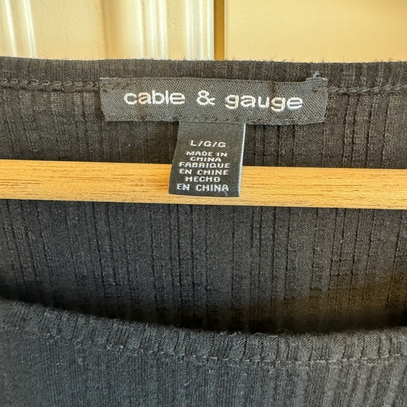 Cable and Gauge Top with button accents - Picture 2 of 6